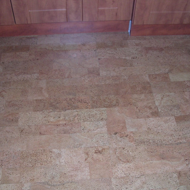 Montáž korkové podlahy, byt v Plzni